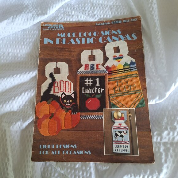 more door signs in plastic canvas leaflet - Picture 1 of 2